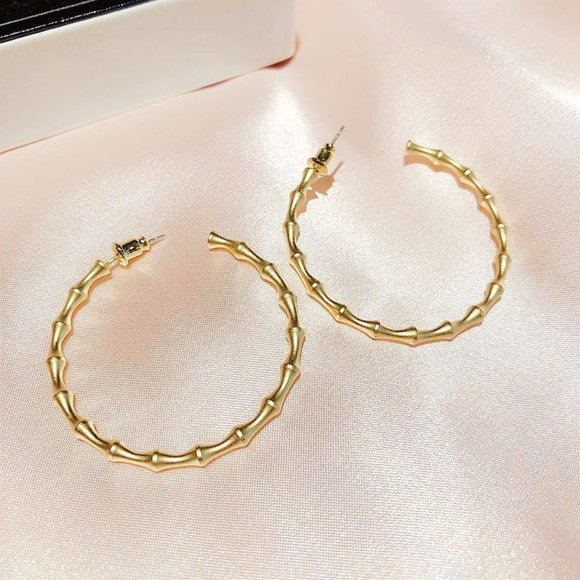Yellow Gold 1.5'' Bamboo Textured Hoop Earrings - Picture 5 of 7